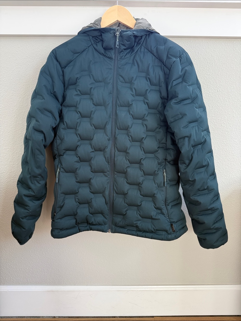 Mountain Hardwear Women's Hooded Puffer Jacket - Emerald Green